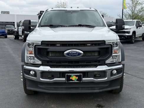 Used 2022 Ford F550 4x4 Crew Cab Super Duty w/ Power Equipment Group image 3