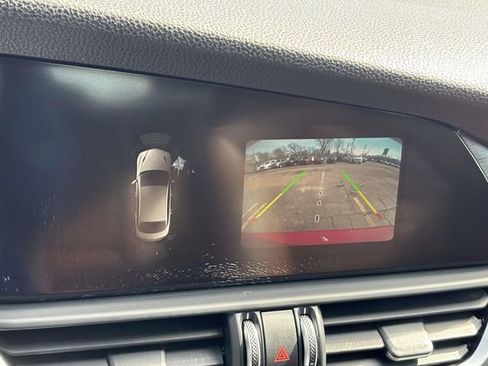 Used 2017 Alfa Romeo Giulia Ti w/ TI 19" Sport Package image 13