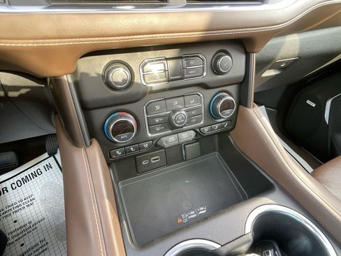 Used 2021 Chevrolet Tahoe High Country w/ Premium Package image 19