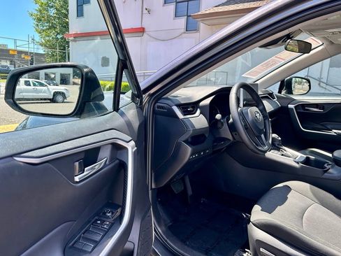 Certified 2024 Toyota RAV4 XLE w/ Convenience Package AWD/4WD image 9