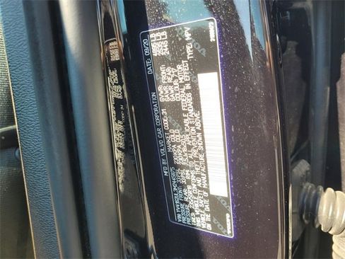 Used 2021 Volvo XC40 T5 Inscription image 22