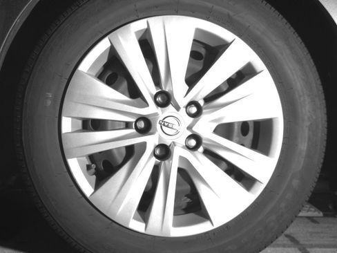 Used 2025 Nissan Sentra S image 12