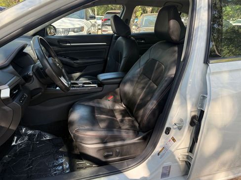 Used 2025 Nissan Altima 2.5 SR image 33