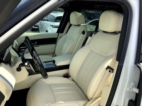 New 2025 Land Rover Range Rover SE image 6