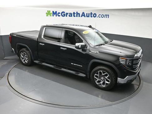 Used 2022 GMC Sierra 1500 SLT AWD/4WD image 3
