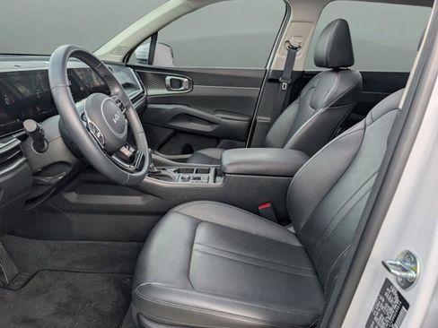 Used 2024 Kia Sorento S w/ Panoramic Sunroof Package image 18