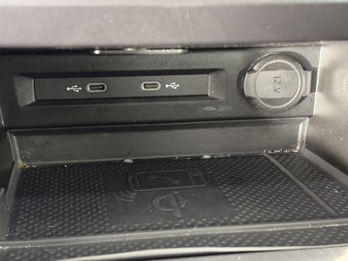 Used 2024 Volkswagen Tiguan SE FWD image 25