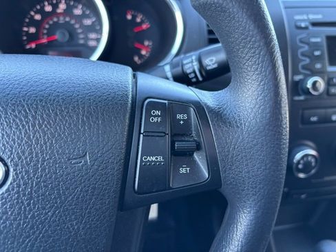 Used 2011 Kia Sorento LX w/ Convenience Pkg image 14