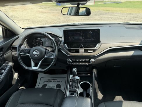Used 2024 Nissan Altima 2.5 SV w/ SV Premium Package FWD image 20