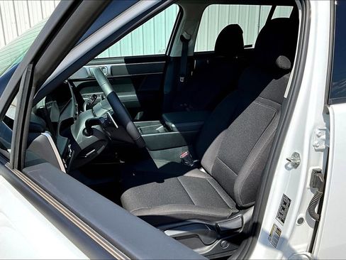 Used 2025 Hyundai Santa Fe SE image 33