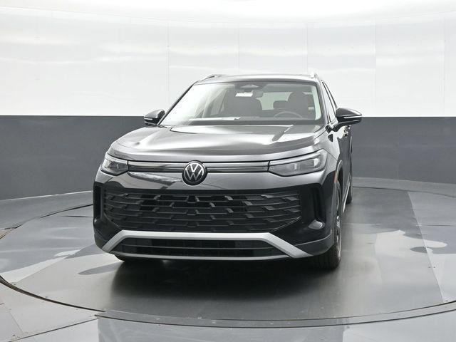 New 2026 Volkswagen Tiguan SE FWD image 2