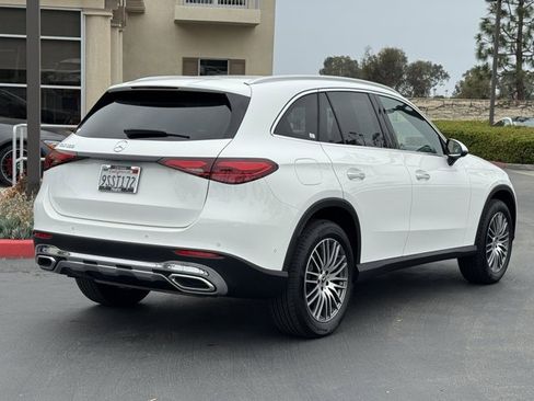 Used 2025 Mercedes-Benz GLC 300 image 11