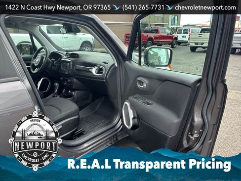 Used 2018 Jeep Renegade Latitude FWD image 26