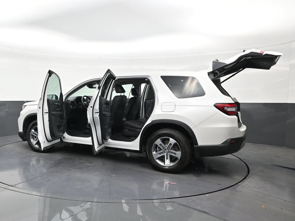 Used 2025 Honda Pilot EX-L image 31