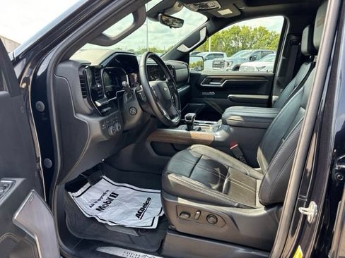 Certified 2023 Chevrolet Silverado 1500 High Country w/ High Country Premium Package AWD/4WD image 10