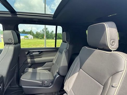 New 2026 Chevrolet Suburban Premier w/ Sun And Tow Package AWD/4WD image 43