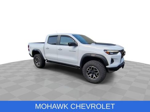Used 2024 Chevrolet Colorado ZR2 w/ ZR2 Convenience Package III AWD/4WD image 2