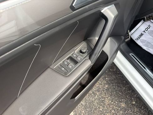 Certified 2023 Volkswagen Tiguan SE R-Line AWD/4WD image 13