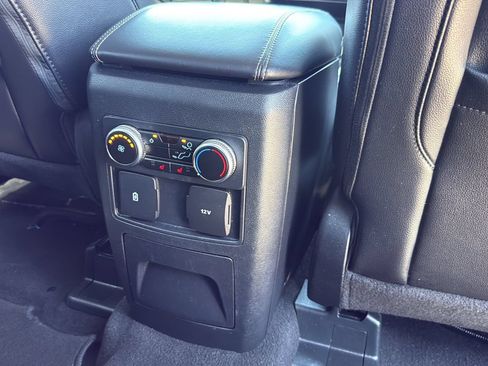 Certified 2024 Ford Explorer Limited RWD image 24