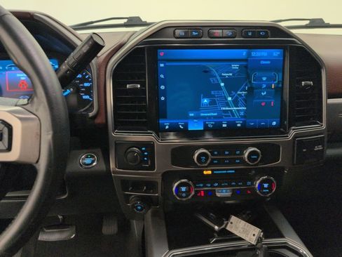 Certified 2022 Ford F450 Platinum w/ FX4 Off-Road Package image 17