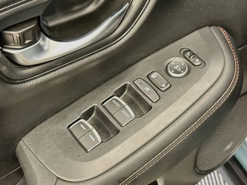 Used 2025 Honda HR-V Sport image 15