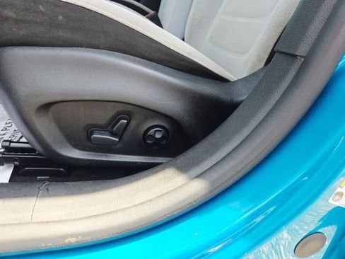 Used 2020 Jeep Renegade Latitude w/ Cold Weather Group FWD image 14
