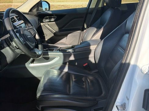 Used 2020 Jaguar F-PACE Prestige image 10