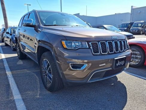 Used 2018 Jeep Grand Cherokee Limited image 1