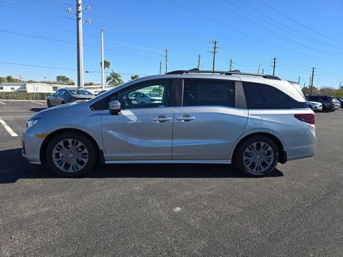 New 2026 Honda Odyssey Touring image 6