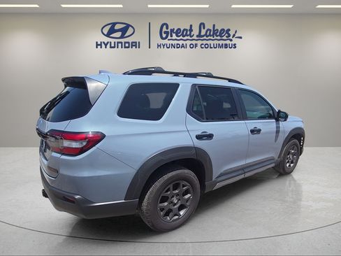 Used 2023 Honda Pilot TrailSport image 5