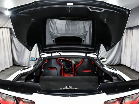 Used 2015 Chevrolet Corvette Z06 w/ 3LZ Preferred Equipment Group image 65