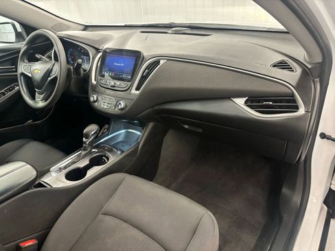 Used 2022 Chevrolet Malibu LT FWD image 36