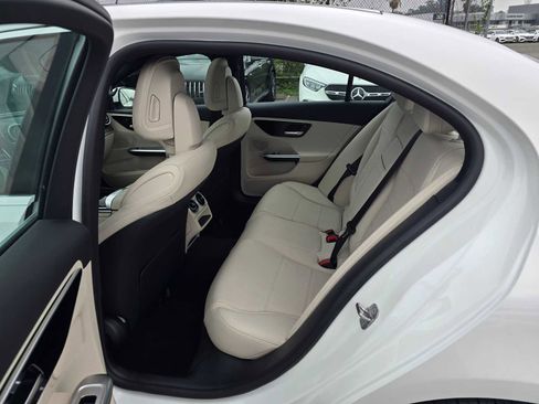 Used 2025 Mercedes-Benz C 300 Sedan image 17