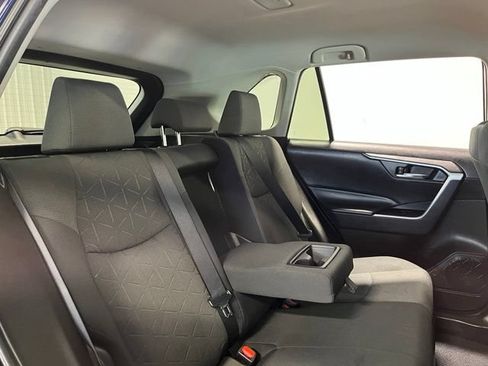 Used 2022 Toyota RAV4 XLE AWD/4WD image 13
