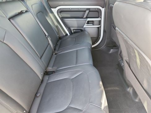 Used 2024 Land Rover Defender 110 S image 23