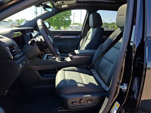 New 2026 GMC Terrain AT4 w/ Convenience Package III AWD/4WD image 9