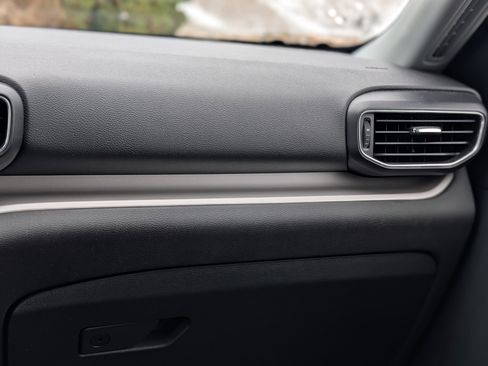 Used 2023 Ford Explorer XLT w/ Equipment Group 202A image 15