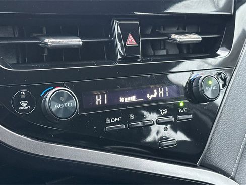 Used 2022 Toyota Camry SE image 23