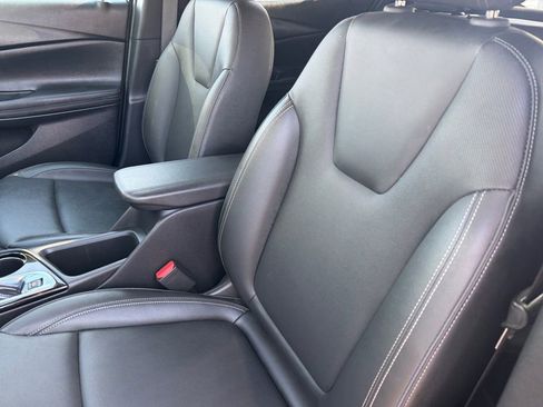 Used 2024 Buick Encore GX Sport Touring image 11