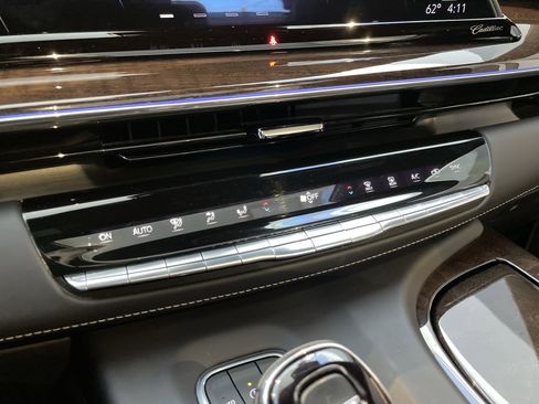 Used 2023 Cadillac Escalade Sport Platinum image 18