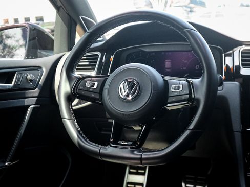 Used 2019 Volkswagen Golf 4-Door image 18