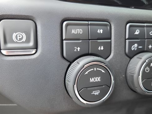 Used 2026 Chevrolet Silverado 1500 LTZ w/ LTZ Premium Package AWD/4WD image 28