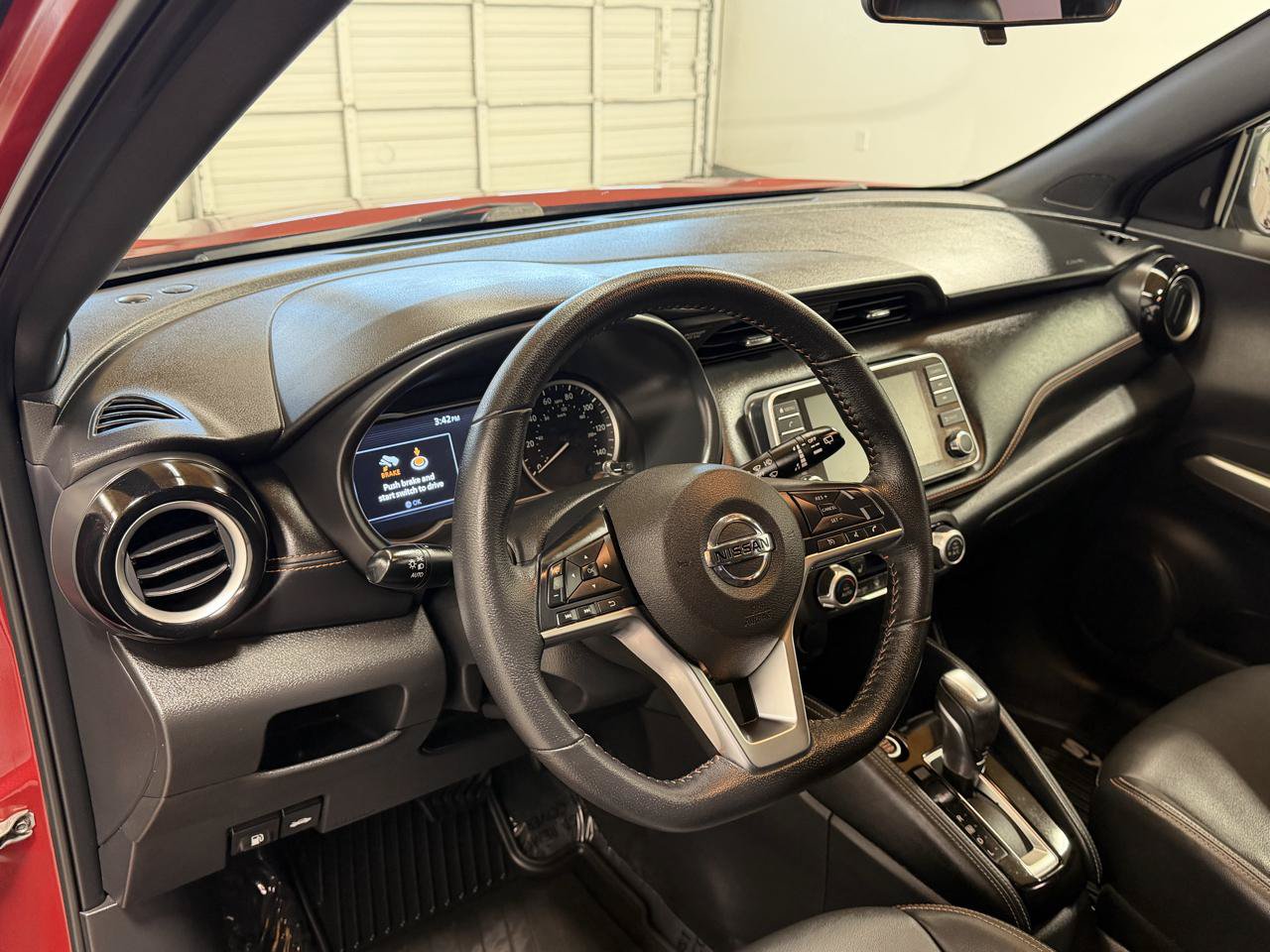 Used 2020 Nissan Kicks SR w/ SR Premium Package FWD image 13