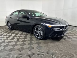 Certified 2025 Hyundai Elantra SEL video 2