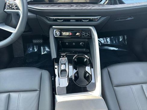 Certified 2025 Audi Q5 Premium w/ Convenience Package AWD/4WD image 11