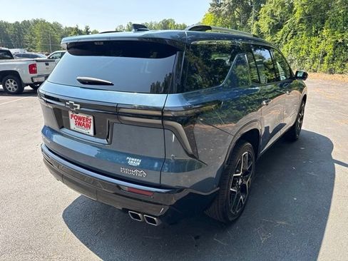 Used 2025 Chevrolet Traverse High Country FWD image 5