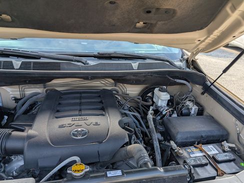 Used 2017 Toyota Tundra SR5 image 24