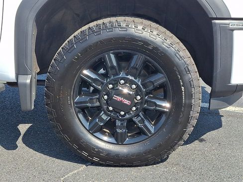 Used 2025 GMC Sierra 2500 AT4 w/ AT4 Premium Plus Package AWD/4WD image 8