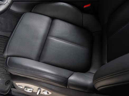Certified 2026 Porsche Macan AWD/4WD image 27