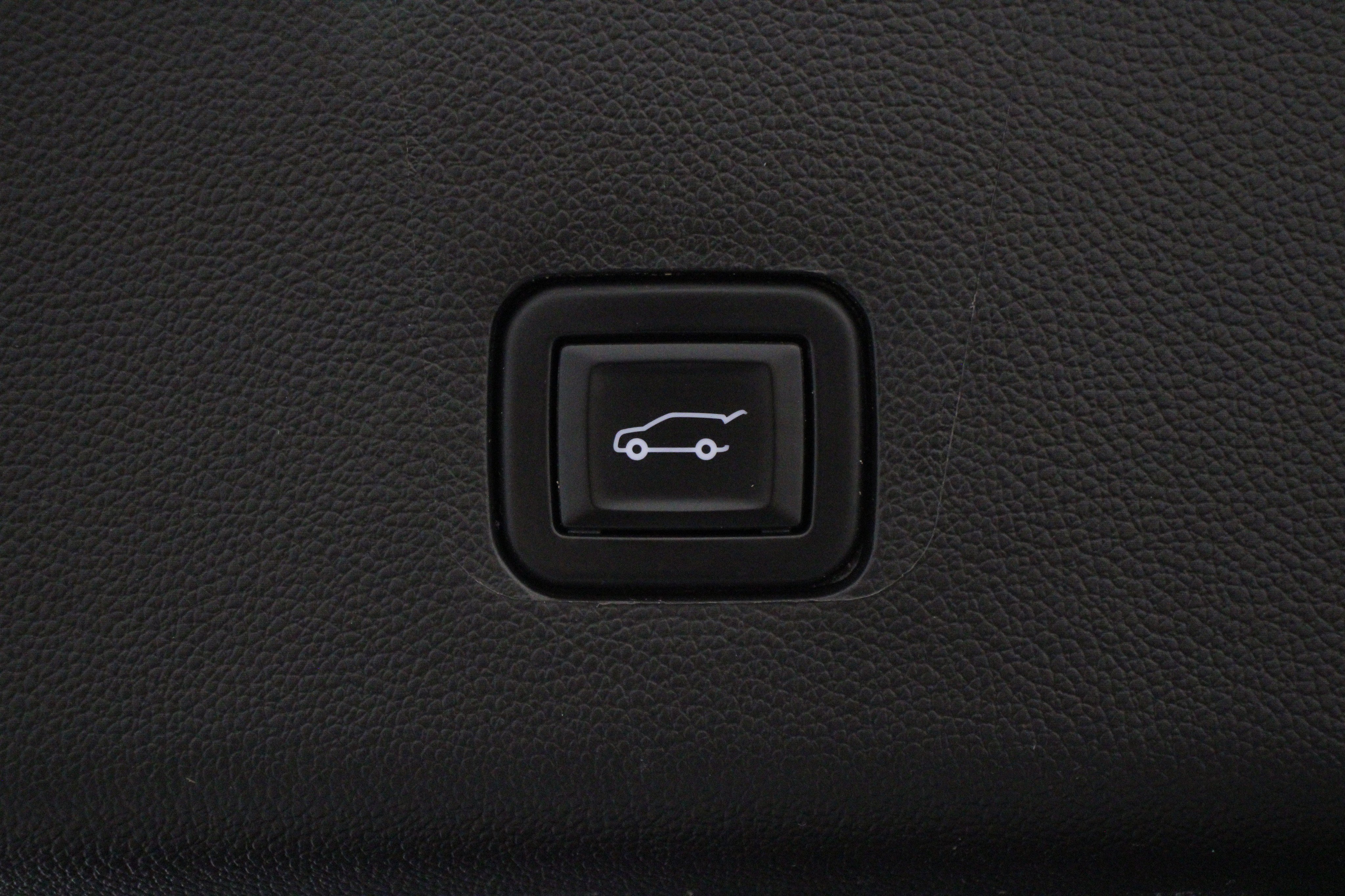 Used 2021 Chevrolet Traverse LT FWD image 28